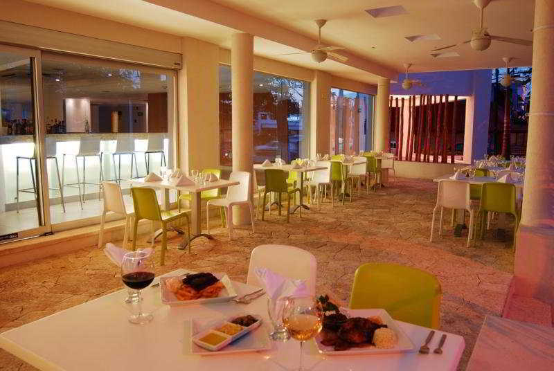 Adhara Express Hotel Cancún Restaurante foto
